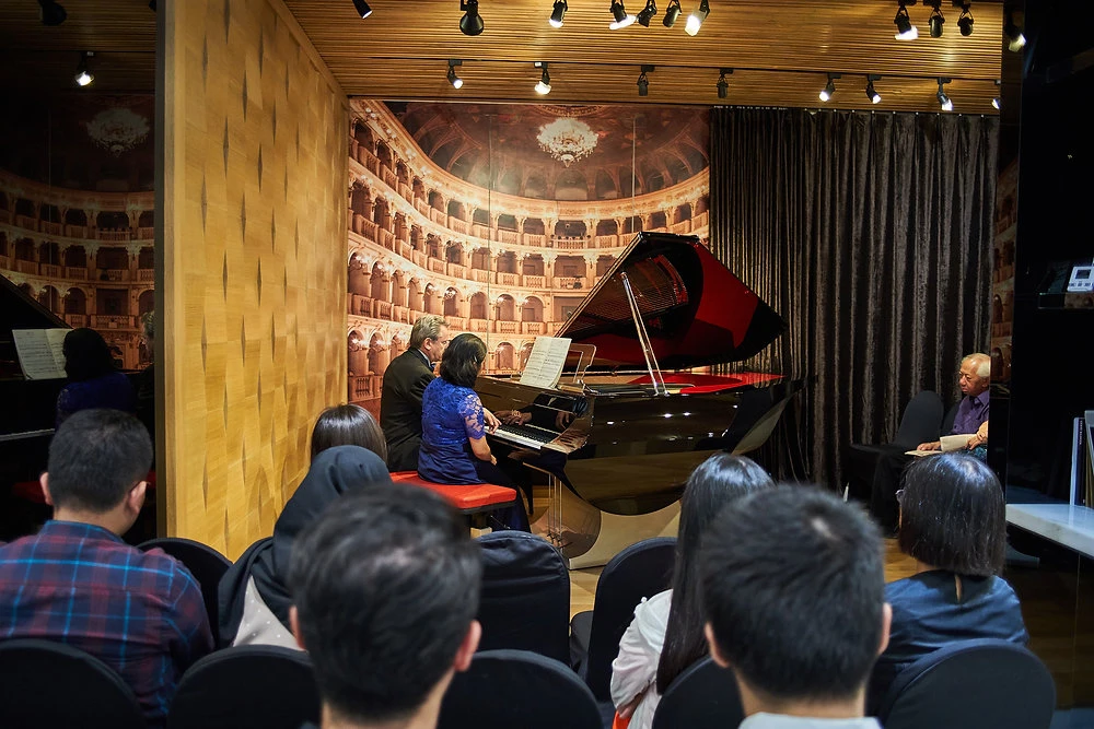 Imma Setiadi & Nigel Clayton’s Charming Performance at the Piano Duo Concert