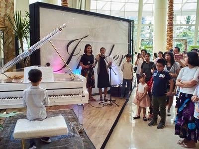 100 Murid dan Guru Sekolah Musik Jajal Piano Irmler Terbaru, Bagaimana Kesan Pertamanya?