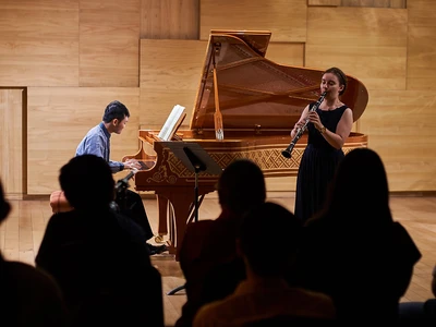 Kolaborasikan Permainan Piano dan Klarinet, Duo Danetri Tampil Atraktif