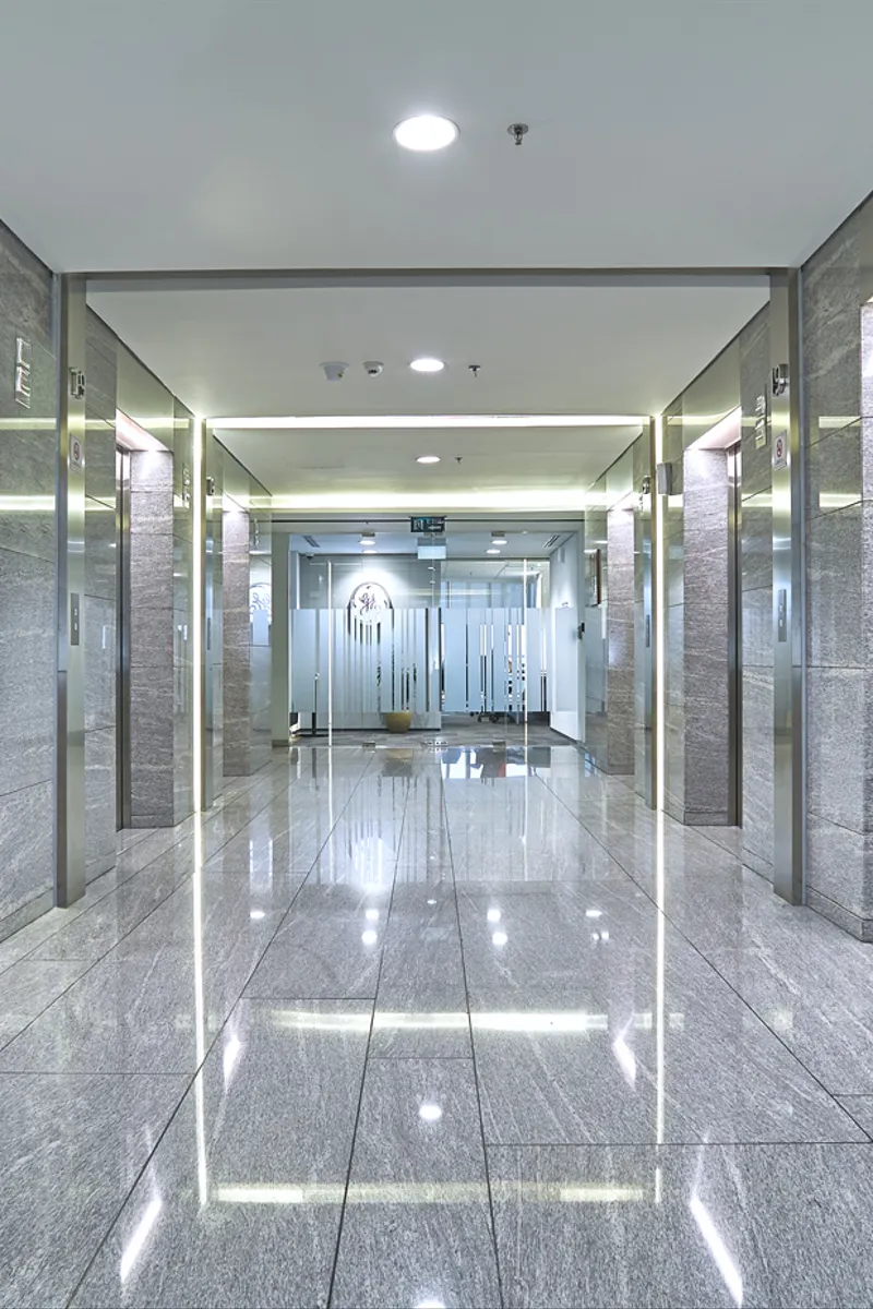 Perbedaan Keramik dan Granit yang Perlu Diketahui Arsitek