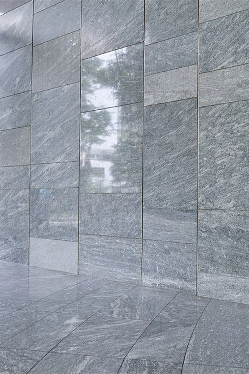 Keunggulan Batu Alam sebagai Material Wall Cladding