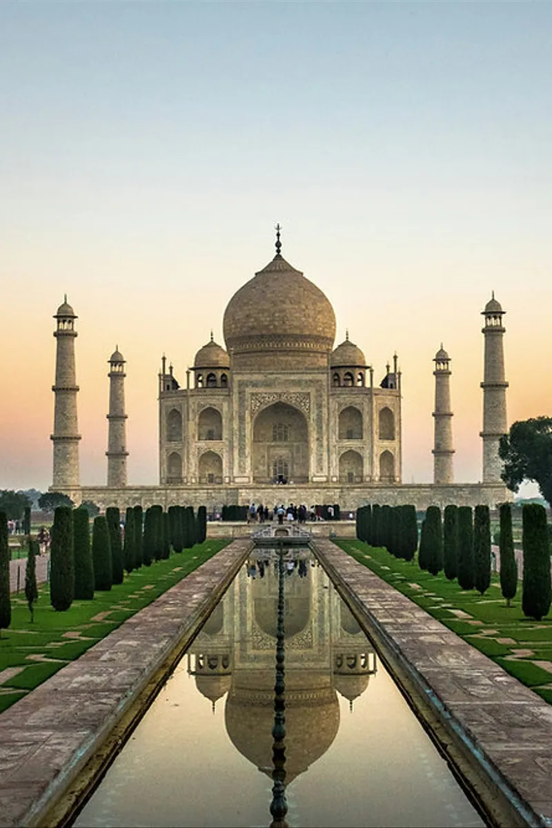 Bangunan Kuno Bersejarah yang Memakai Marmer
