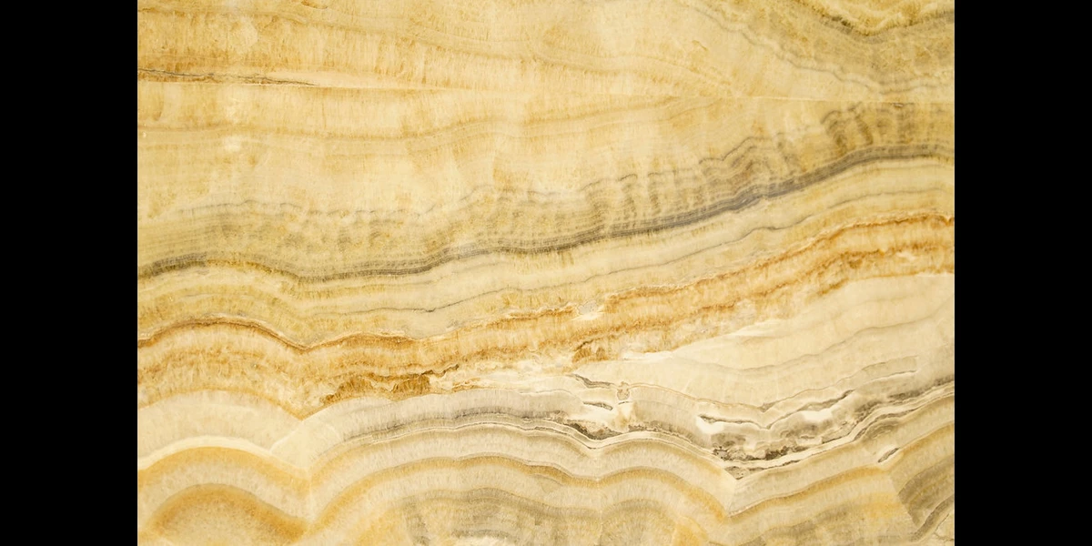 Mengenal Karakteristik Onyx untuk Material Countertop