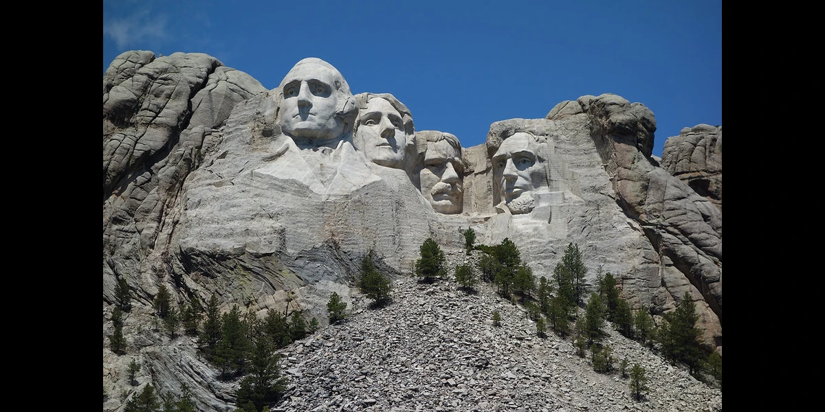 6 Bangunan Monumen Terkenal di Dunia yang Terbuat dari Batu Granit