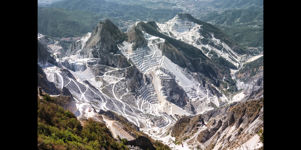 Sepenggal Kisah Marmer Tuscany yang Menarik untuk Anda Ketahui