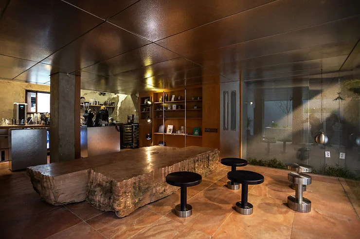 desain cafe travertine