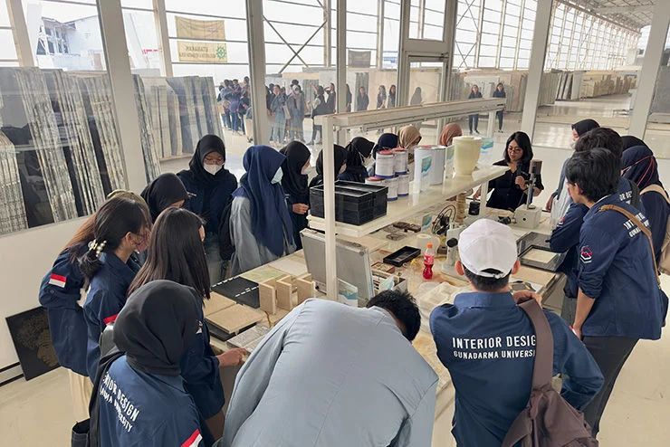 Kunjungan Universitas Gunadarma ke Pabrik Marmer Fagetti