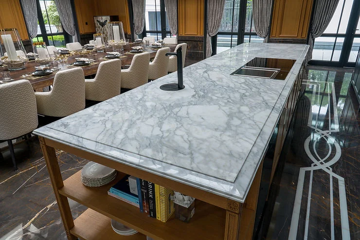 Di tangan arsitek dan desainer interior yang handal, batu alam bisa menjadi furnitur yang indah.