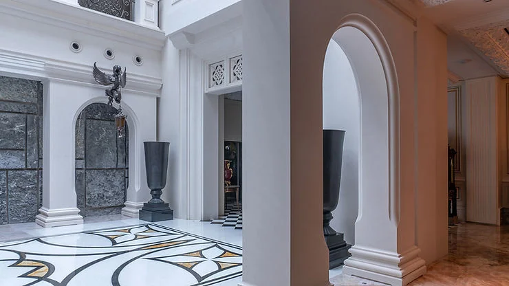 Marmer menjadi material rumah pilihan yang tahan lama, membuat rumah terlihat mewah untuk waktu yang lama.