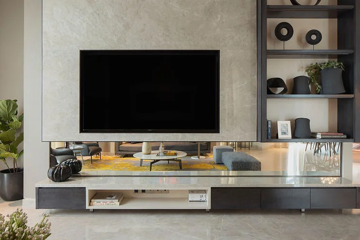 Menggunakan granit atau marmer untuk interior area hotel membuat hotel terasa mewah tanpa mengorbankan estetika.