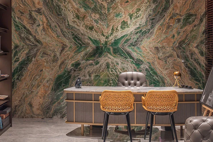 Batu alam bisa digunakan untuk ruang kerja, supaya terlihat lebih mewah, elegan, dan merangsang produktivitas.