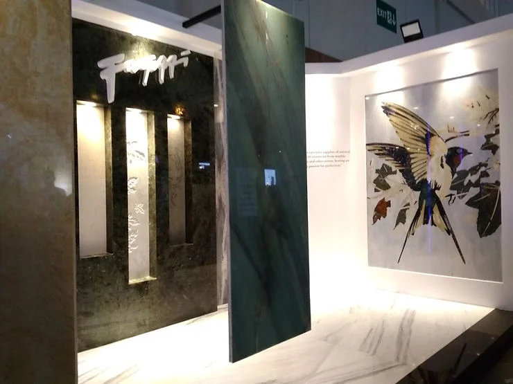 Plafon atau ceiling dari batu marmer