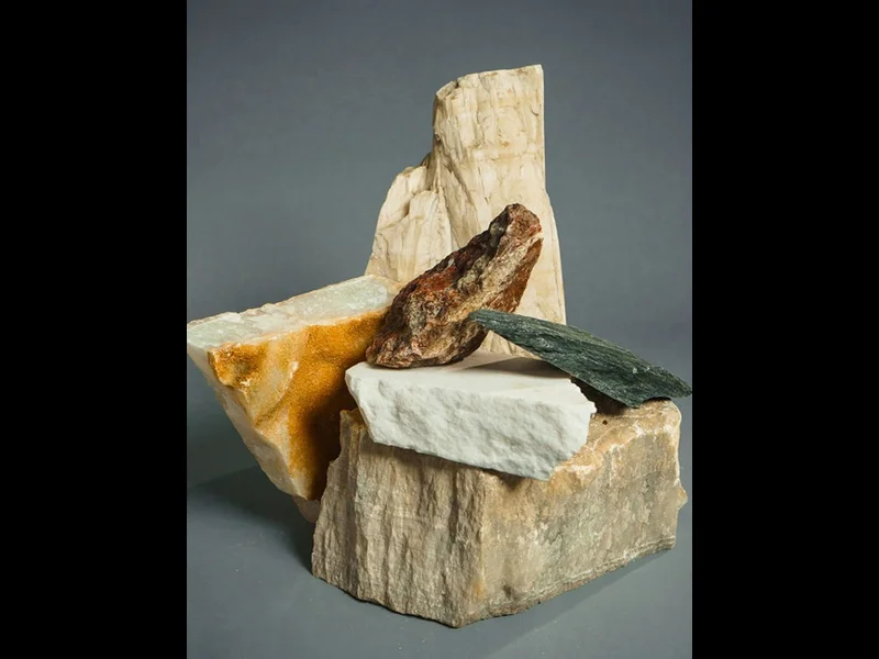 Batu alam dapat menjadi material pilihan untuk mendukung keindahan dan kemewahan rumah idaman.